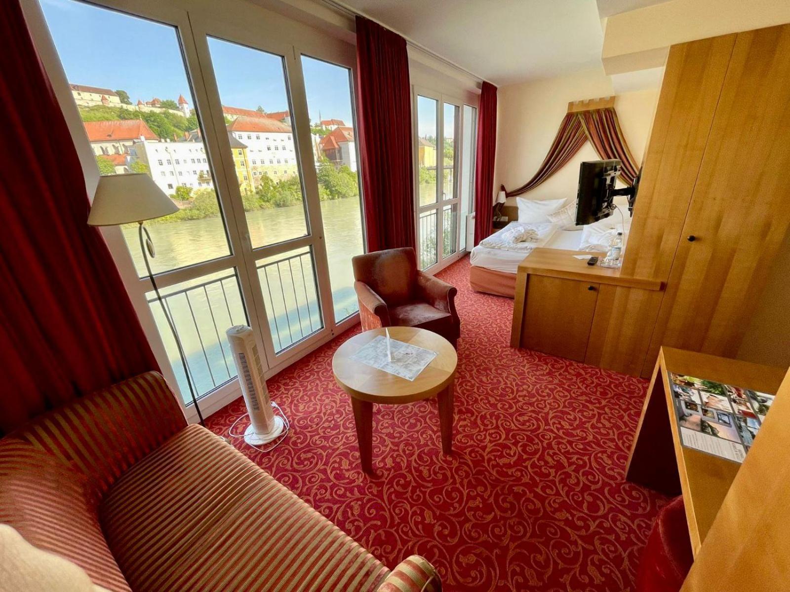 Hotel Burgblick Hochburg-Ach Luaran gambar